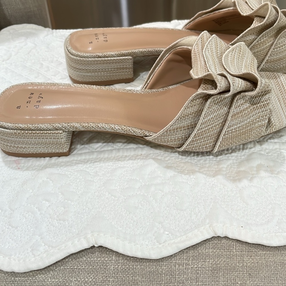 A New Day, beautiful slide sandals,  size 10 never worn! NWOT - Picture 6 of 8
